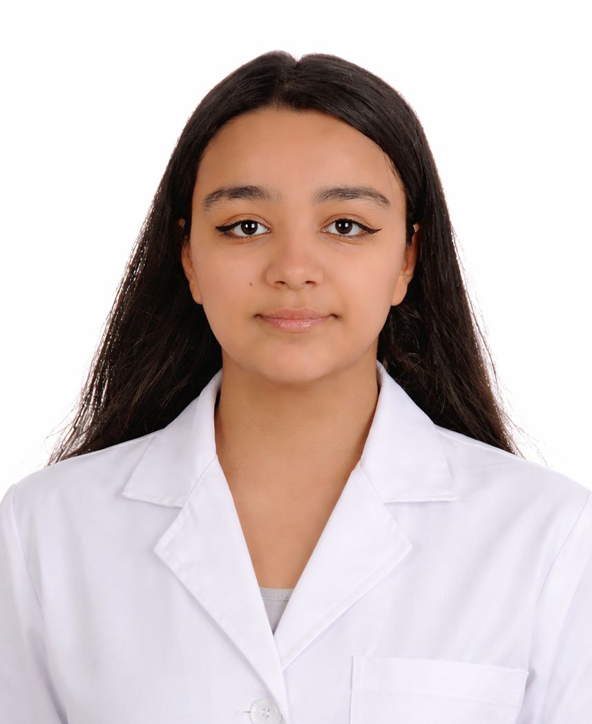Fizioterapevt Aynur Şirəlizadə – Bakıda Skolioz və Manual Terapiya Reabilitasiyası