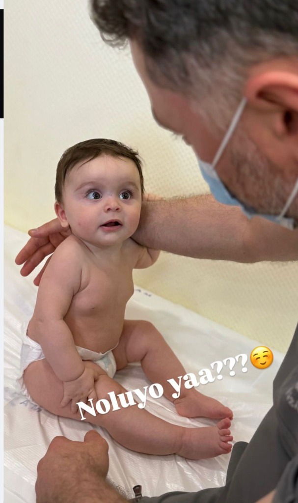 Fizioterapevt Ramazan Nəsirli körpə ilə